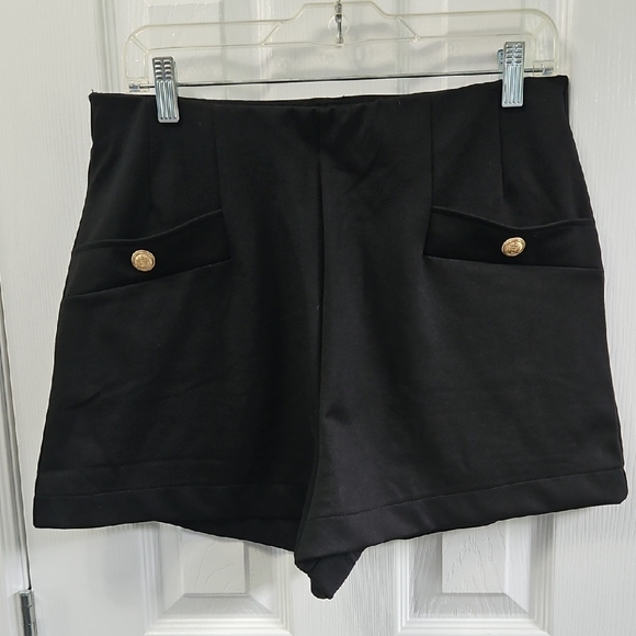 H&M Pants - H&M Short Color Black Size Medium.  New Without Tag